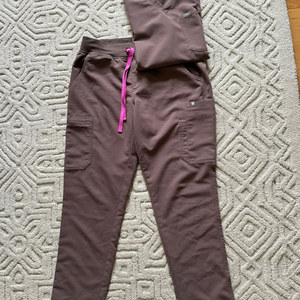 Figs Smokey Taupe Yola Scrub Bottoms